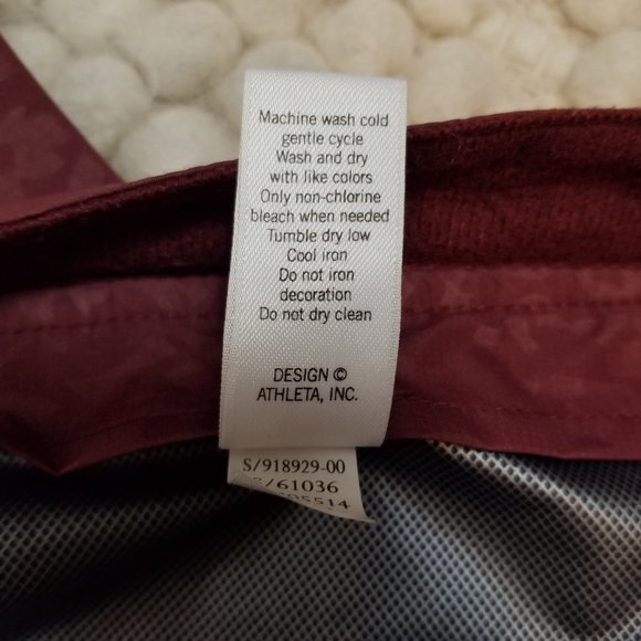 Athleta Drizzle Rain Shell Jacket Cherrywood Red Wallflower Sz Medium - Picture 11 of 12